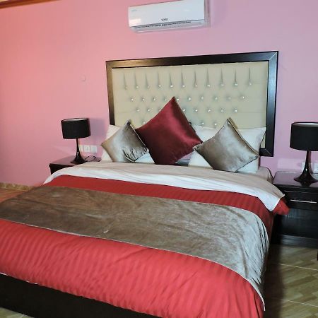 Valentine Inn Luxury Вади Муса Экстерьер фото
