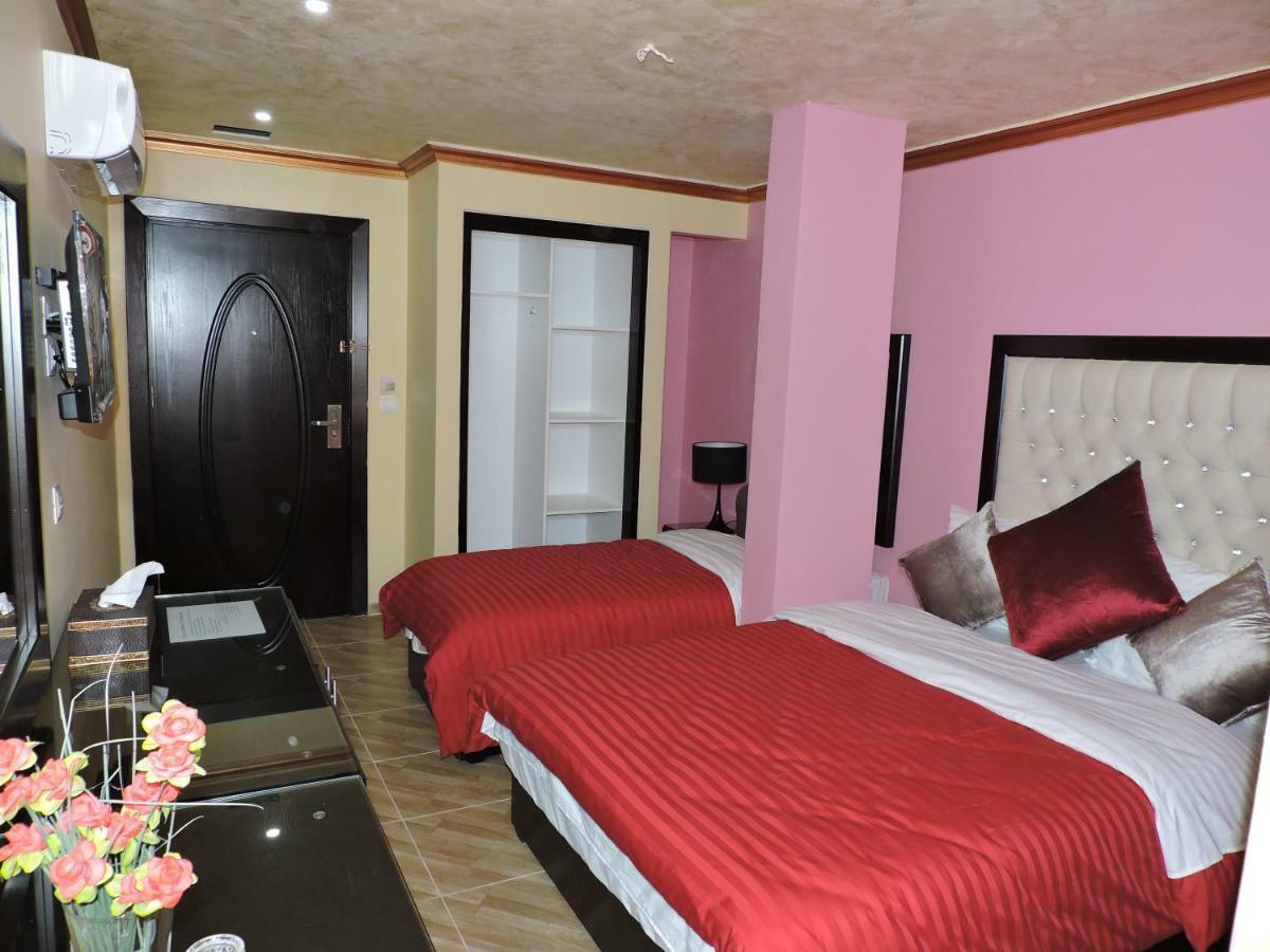 Valentine Inn Luxury Вади Муса Экстерьер фото