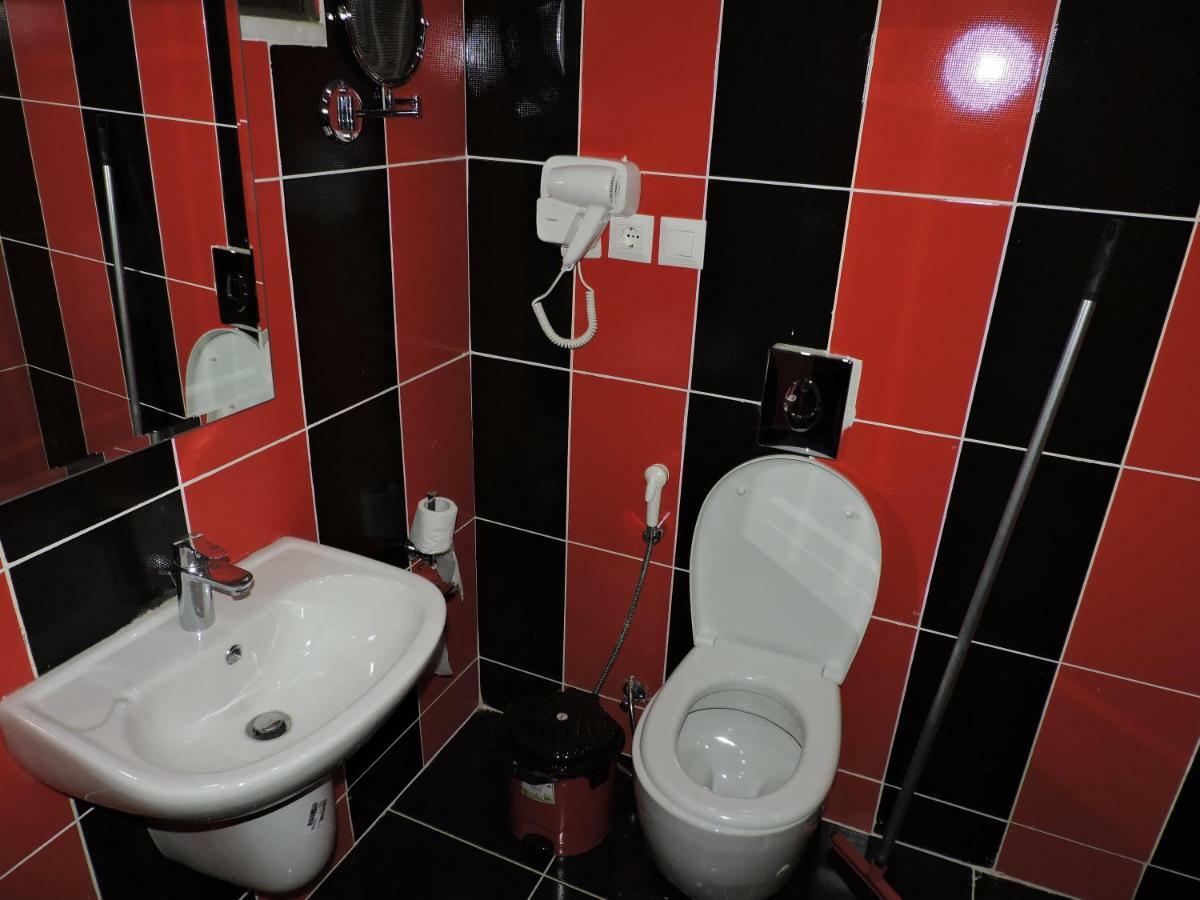 Valentine Inn Luxury Вади Муса Экстерьер фото