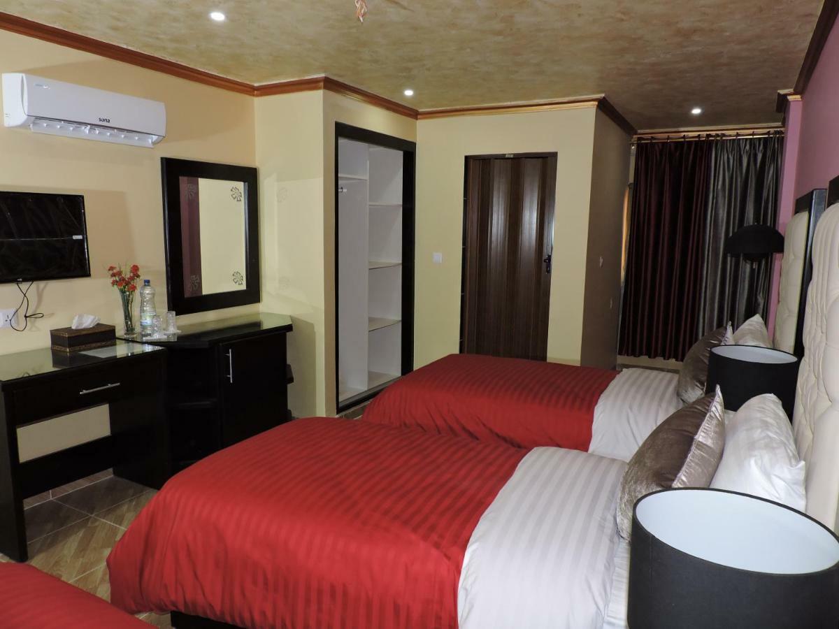 Valentine Inn Luxury Вади Муса Экстерьер фото