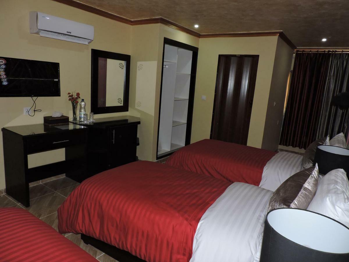 Valentine Inn Luxury Вади Муса Экстерьер фото