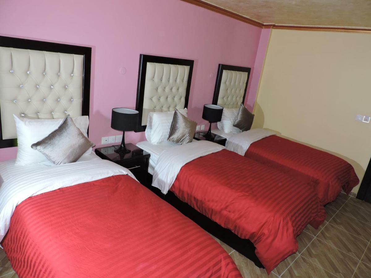 Valentine Inn Luxury Вади Муса Экстерьер фото