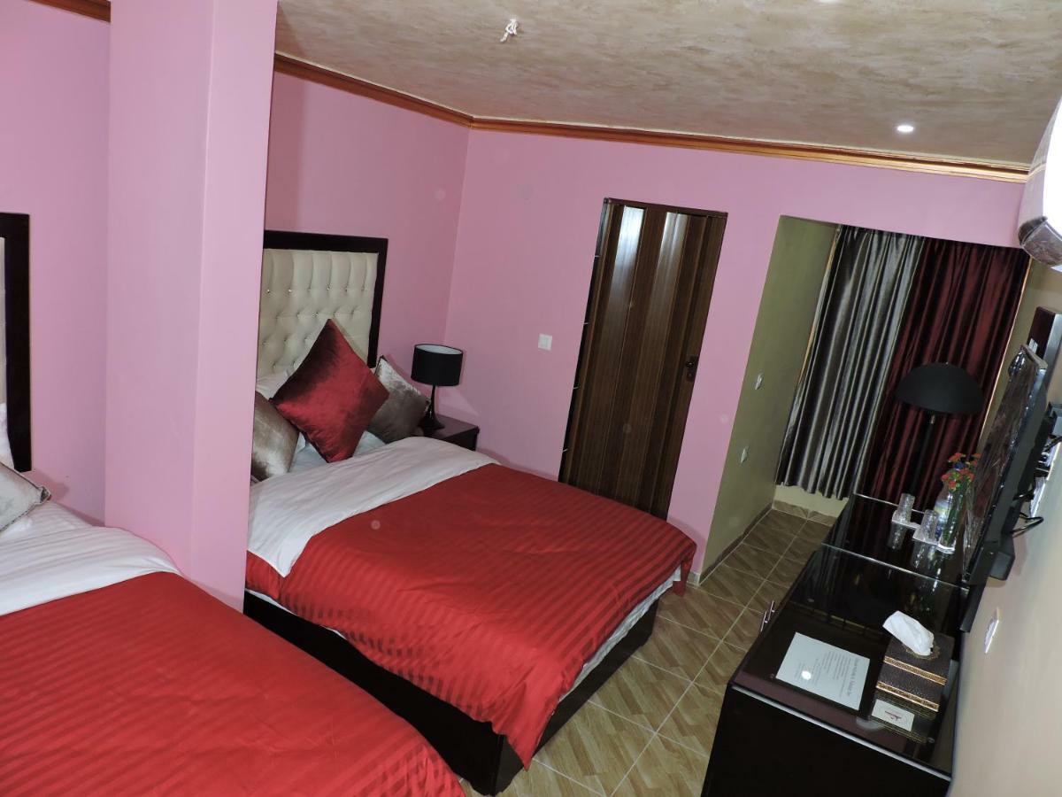 Valentine Inn Luxury Вади Муса Экстерьер фото