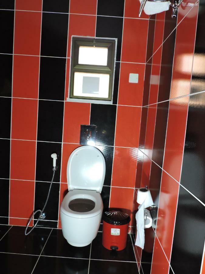 Valentine Inn Luxury Вади Муса Экстерьер фото