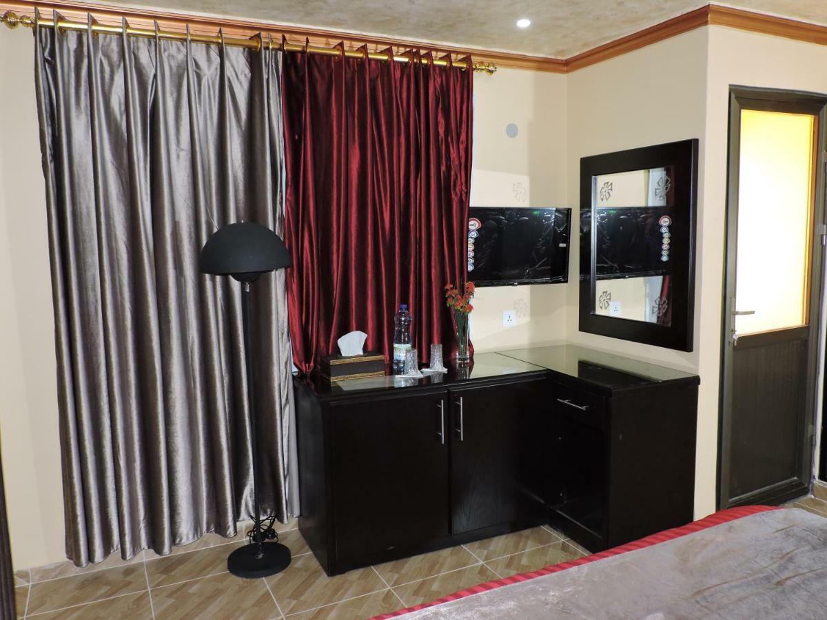 Valentine Inn Luxury Вади Муса Экстерьер фото