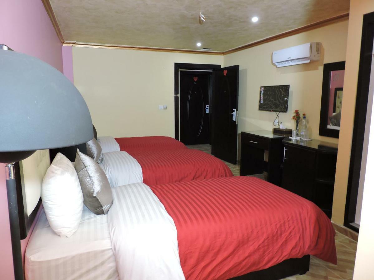 Valentine Inn Luxury Вади Муса Экстерьер фото