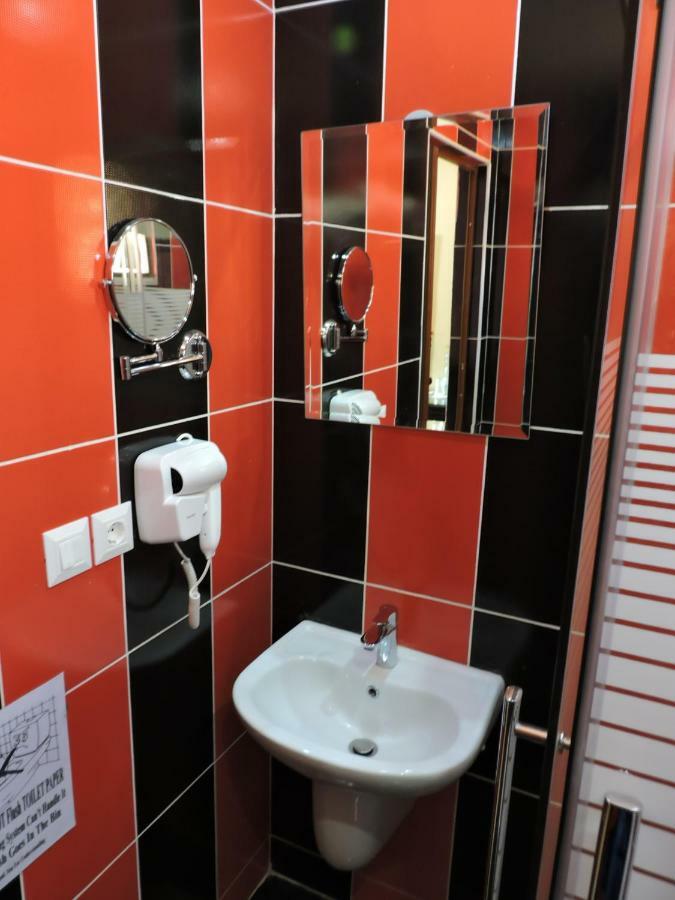 Valentine Inn Luxury Вади Муса Экстерьер фото
