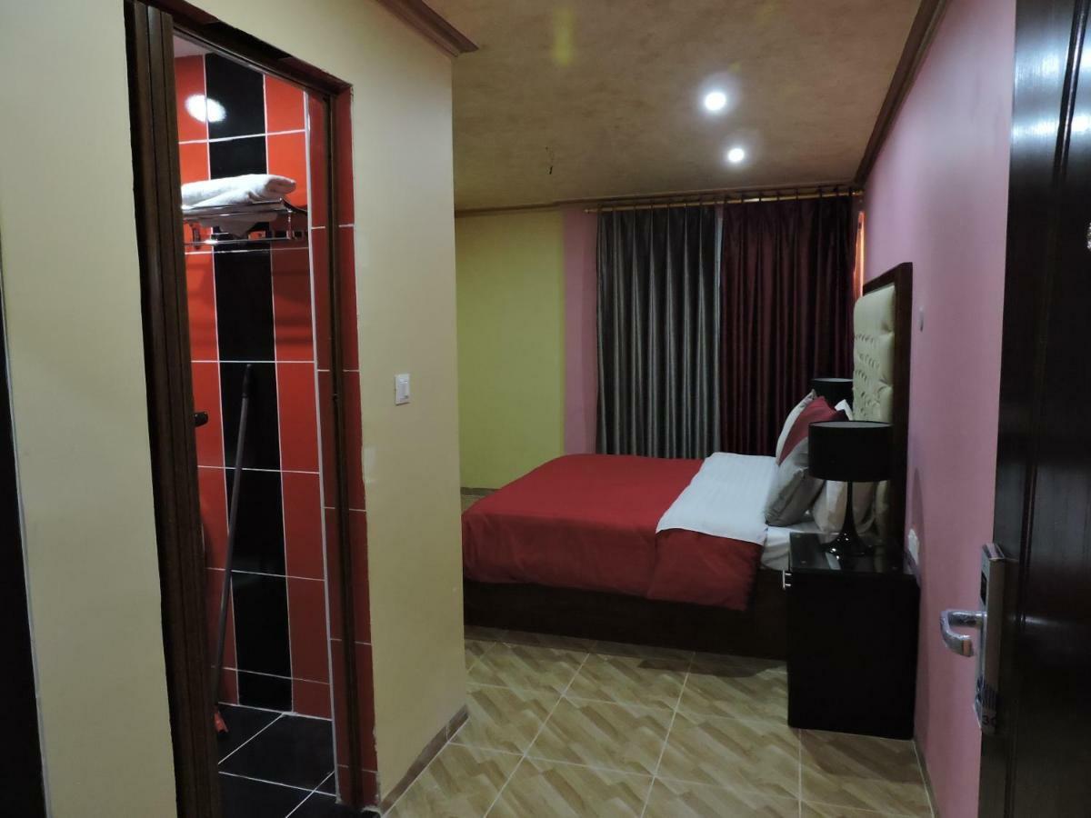 Valentine Inn Luxury Вади Муса Экстерьер фото
