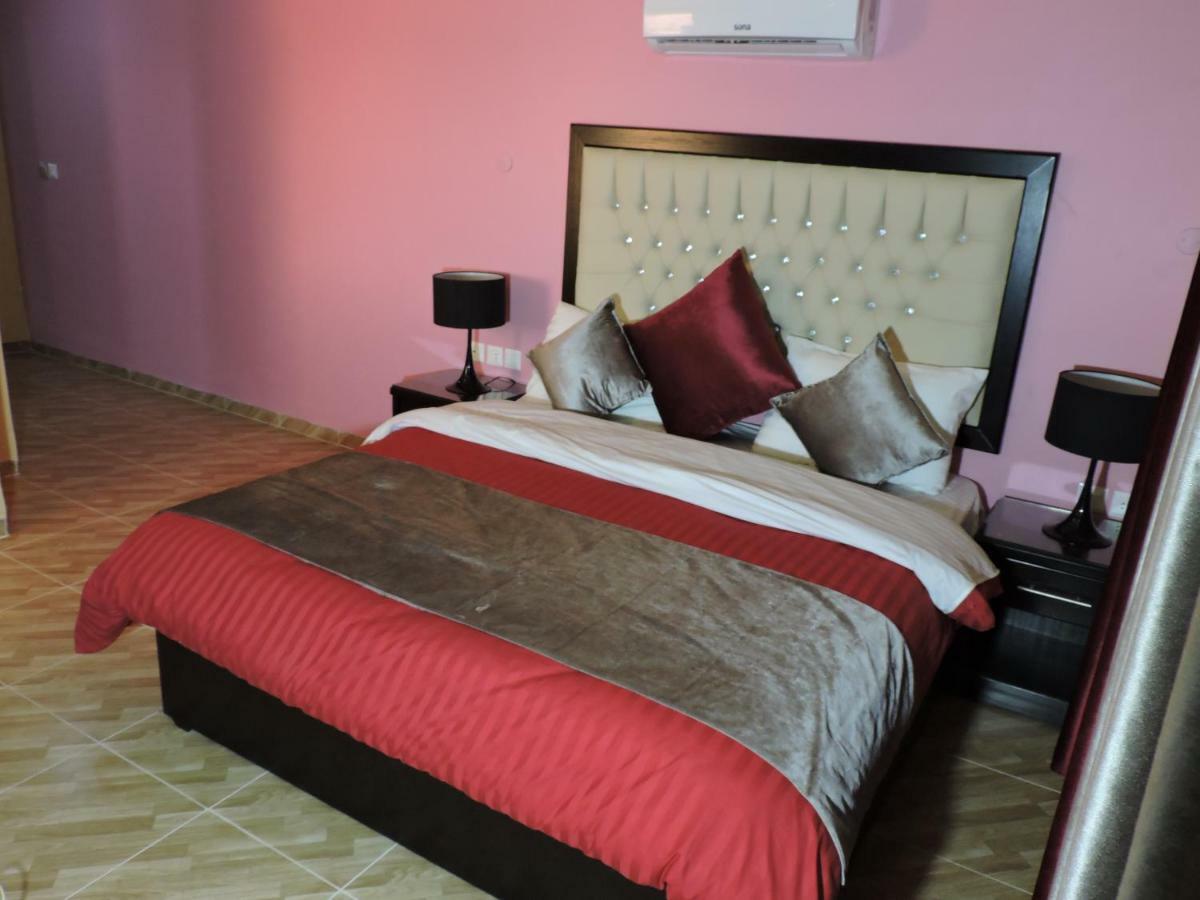 Valentine Inn Luxury Вади Муса Экстерьер фото