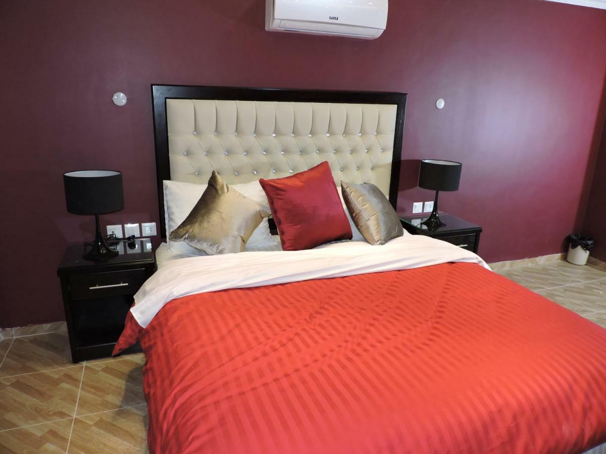 Valentine Inn Luxury Вади Муса Экстерьер фото