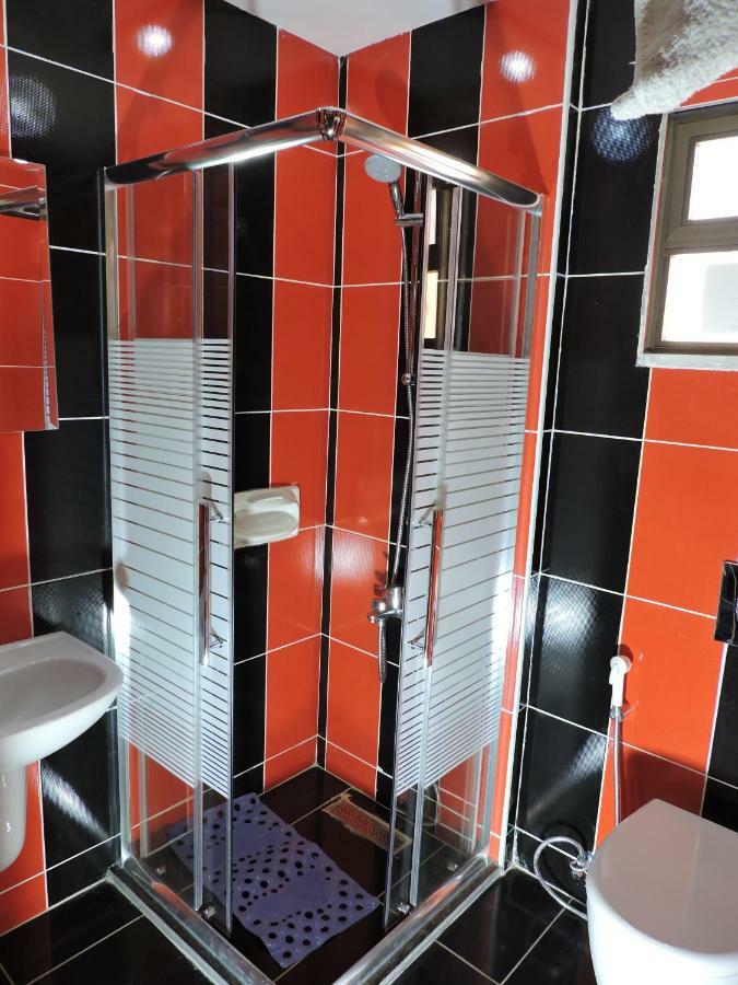 Valentine Inn Luxury Вади Муса Экстерьер фото
